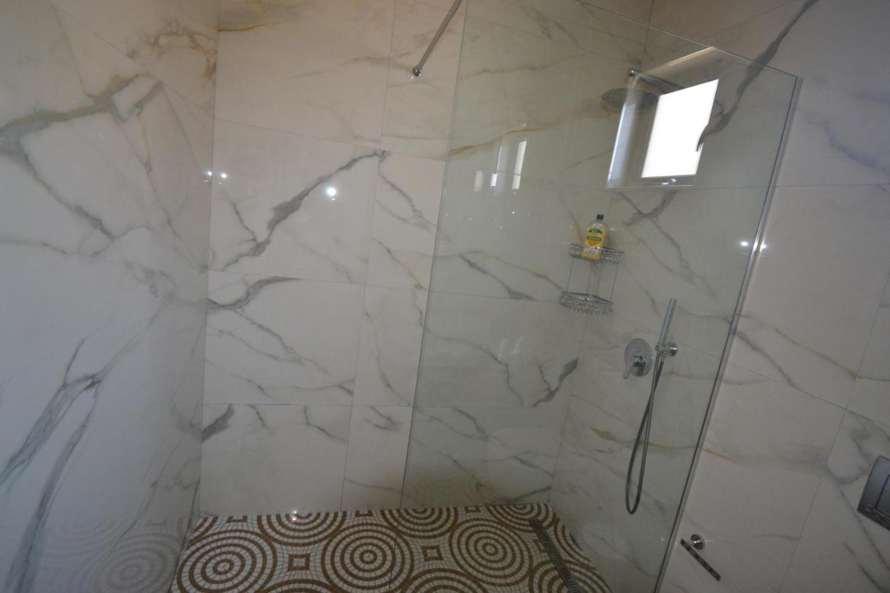 Appartement Luxury Penthouse B&E à Saranda Extérieur photo